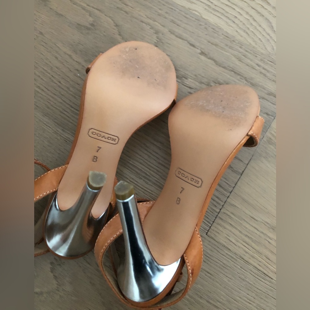 Coach Women’s Heel Sandal With Buckle. Tan Camel Brown. Silver Hardware. Size 7. - Picture 8 of 8